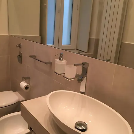 Apartment Elegant In A Prime Location *