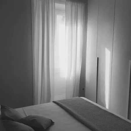 Elegant In A Prime Location Apartment Milan