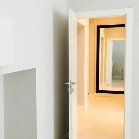 Elegant In A Prime Location Apartamento Milão
